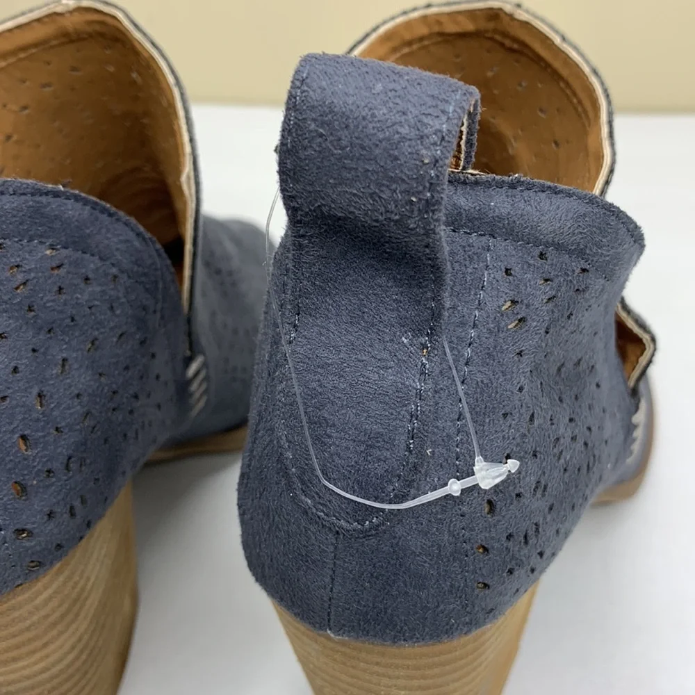 MASSINI Bootie Blue Perforated Faux Suede “DIAMOND” Block Heel Almond Toe 8.5M